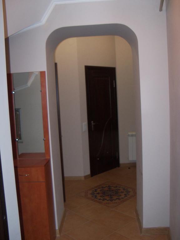Apartment Roman Leópolis Exterior foto